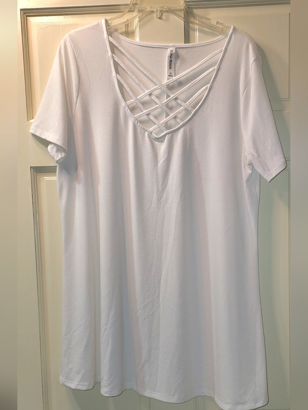 Zenana Premium - White Crisscross V-Neck Tunic Top - Size 1X
